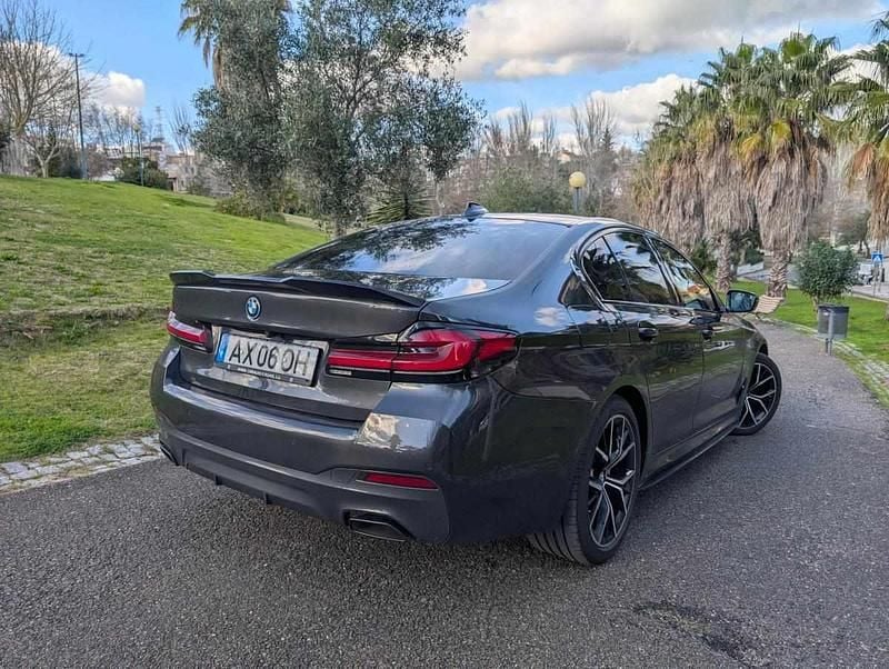 Usado BMW 530 252 HP (185 kW) 2023 Cinzento Sedan