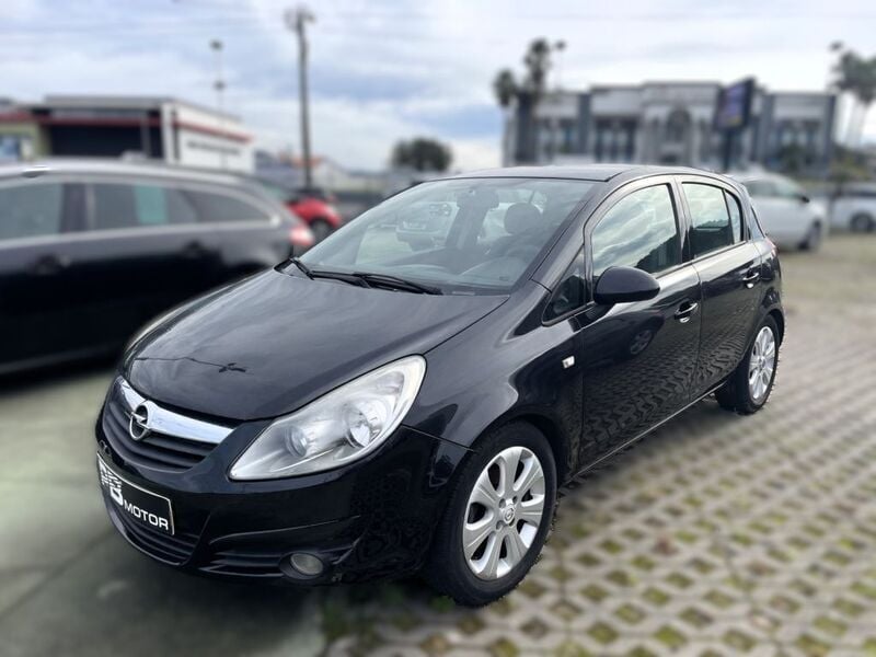 Usado Opel Corsa 70 HP (51 kW) 2010 Outra Citadino