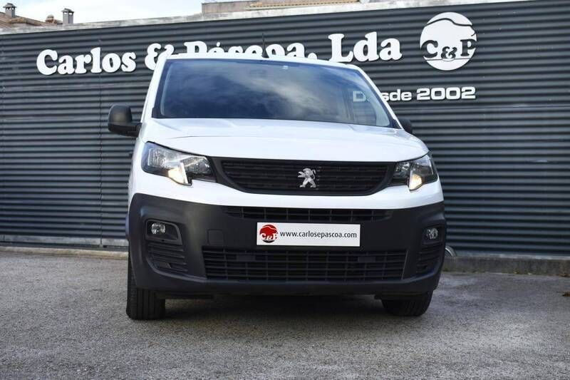 Branco Usado 2019 Peugeot Partner Monovolume | € 12.850 (Preço justo) - Imagem 1/4