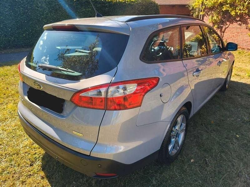 Usado Ford Focus 125 HP (91 kW) 2014 Sedan