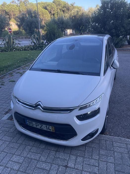 Usado 2015 Citroën C4 Picasso Monovolume | € 11.800 (Preço justo) - Imagem 1/4