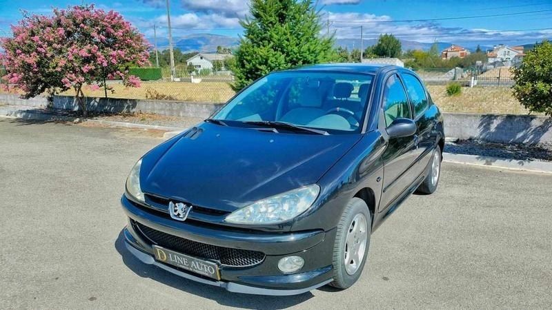 Preto Usado 2005 Peugeot 206 Citadino | € 5.750 (Caro) - Imagem 1/4