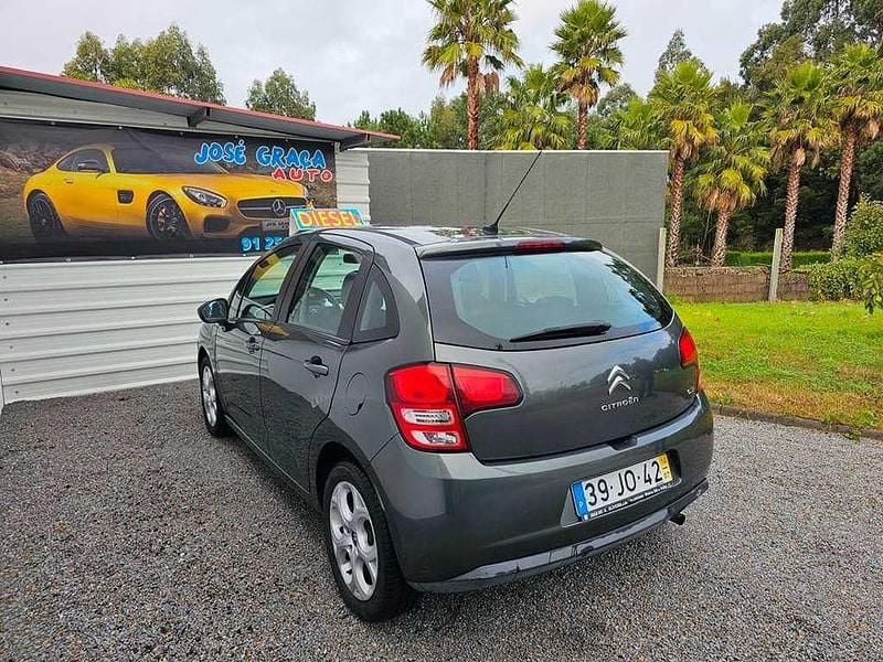 Usado Citroën C3 70 HP (51 kW) 2010 Cinzento Sedan