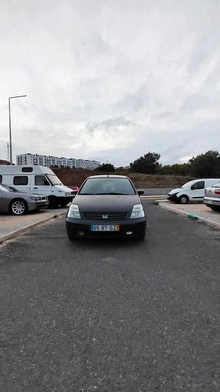 Preto Usado 2002 Honda Stream Monovolume | € 2.550 - Imagem 1/4