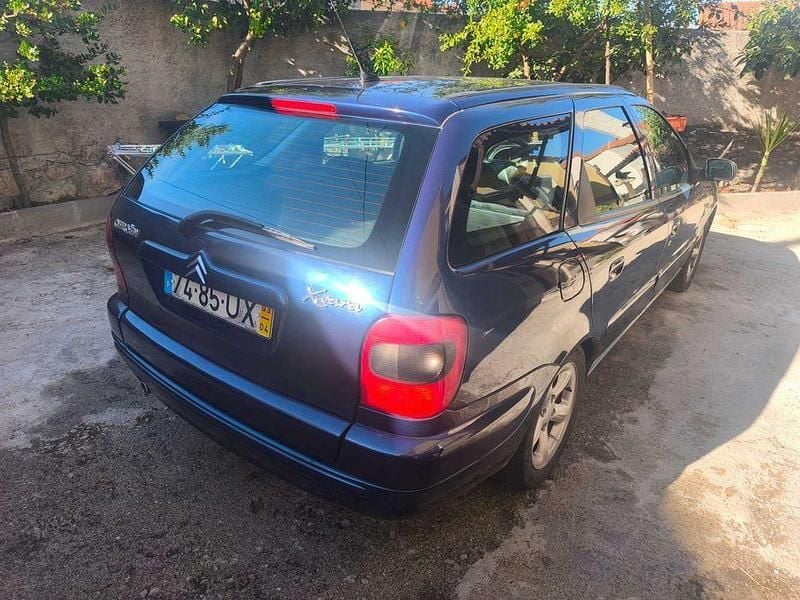 Usado 2004 Citroën Xsara Sedan | € 2.750 - Imagem 1/4