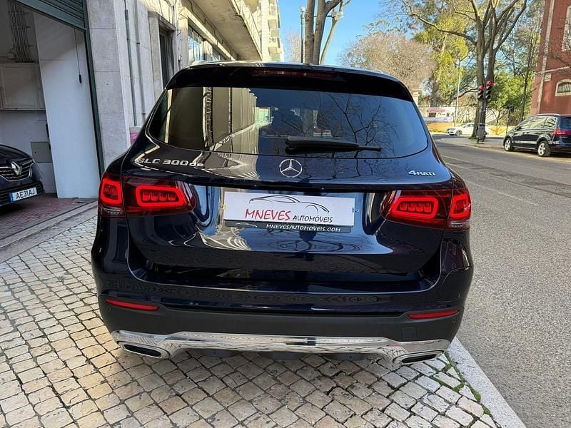 Usado Mercedes GLC300 320 HP (235 kW) 2021 Azul SUV