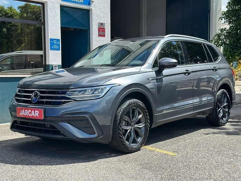 Cinzento Usado 2023 VW Tiguan SUV | € 34.900 - Imagem 1/4