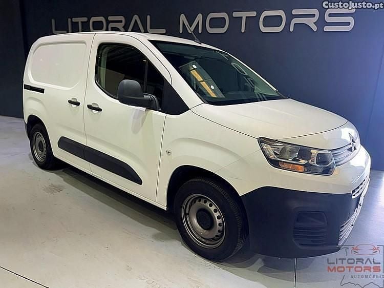 Branco Usado 2019 Citroën Berlingo Monovolume | € 11.900 (Preço justo) - Imagem 1/1