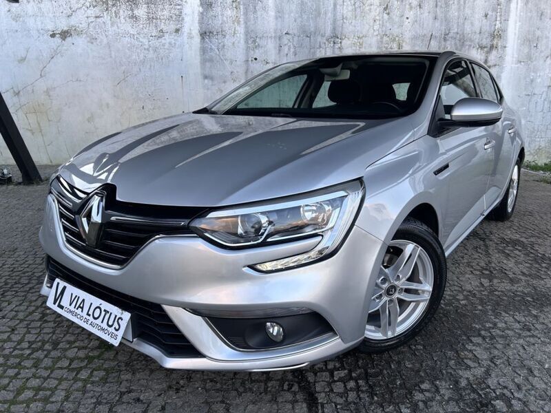 Cinza prata Usado 2017 Renault Mégane GrandTour Zen Carrinha | € 14.900 (Caro) - Imagem 1/4