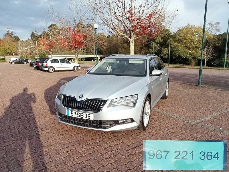 Usado 2016 Skoda Superb Carrinha | € 12.400 (Preço justo) - Imagem 1/4