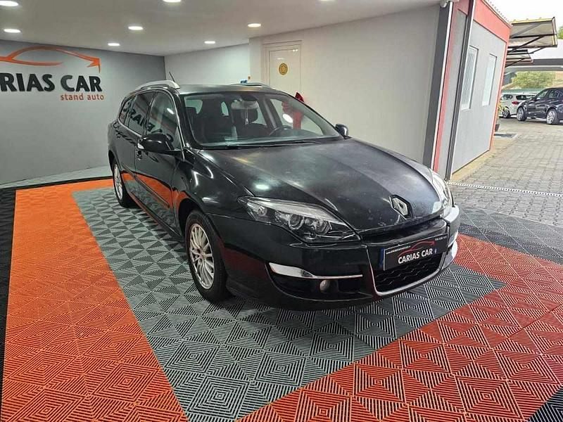 Usado Renault Laguna III Dynamique 110 HP (80 kW) 2012 Preto Carrinha