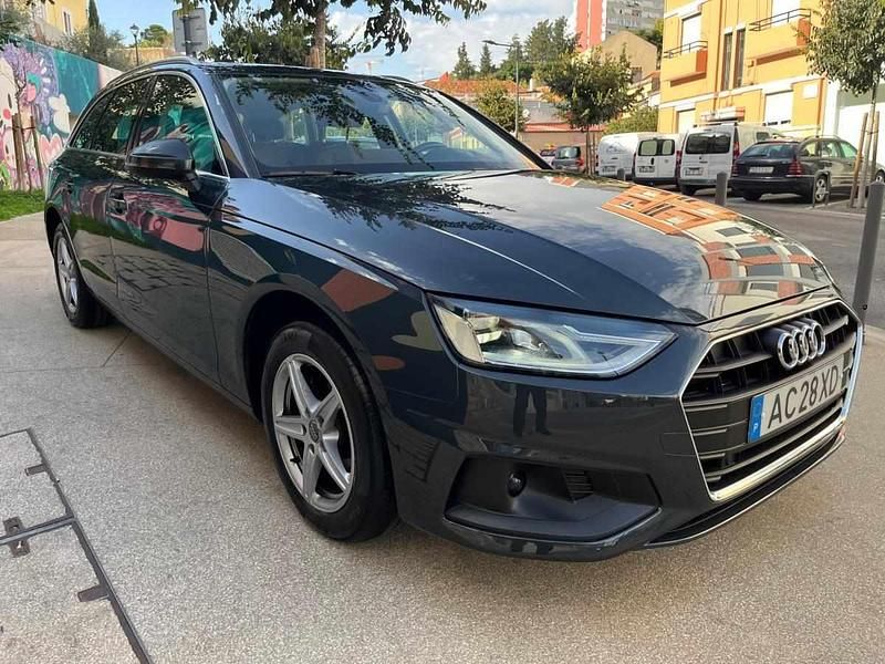 Cinza Usado 2020 Audi A4 Advanced Carrinha | € 26.490 (Preço justo) - Imagem 1/4