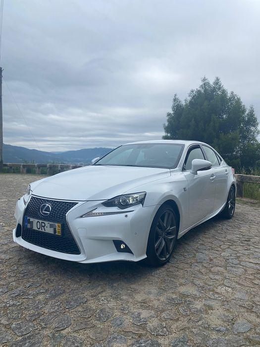 Usado 2014 Lexus IS300h Sport Line Sedan | € 16.590 - Imagem 1/4