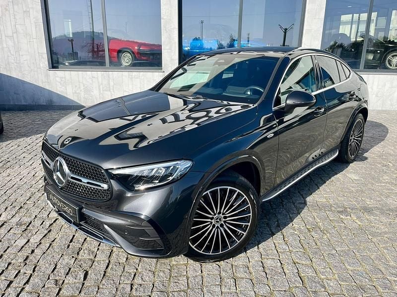 Usado Mercedes GLC300 320 HP (235 kW) 2025 Cinza Coupé