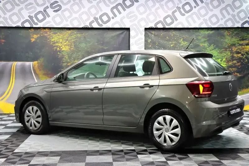 Usado VW Polo Comfortline 90 HP (66 kW) 2018 Cinza Citadino