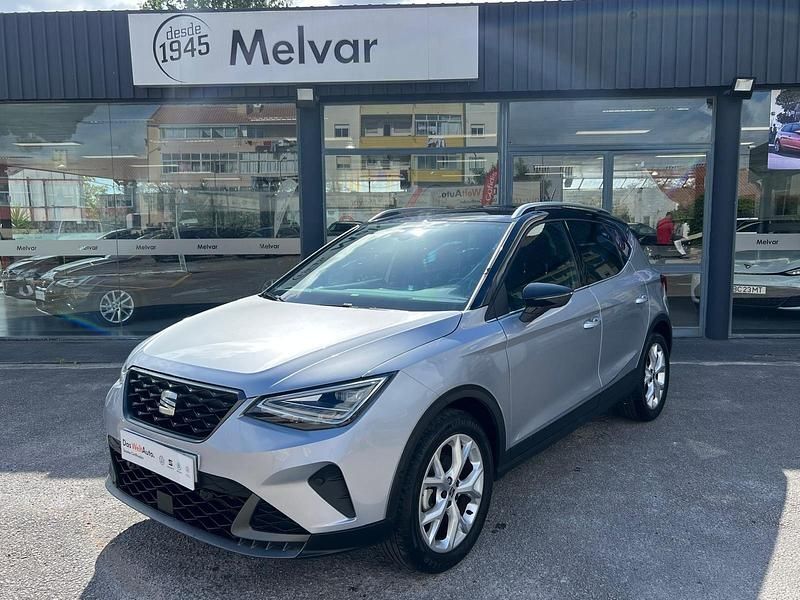 Cinza Usado 2024 Seat Arona FR SUV | € 20.690 (Preço justo) - Imagem 1/4