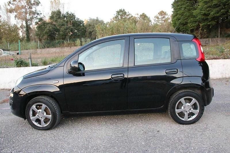 Usado Fiat Panda 69 HP (50 kW) 2017 Preto Citadino