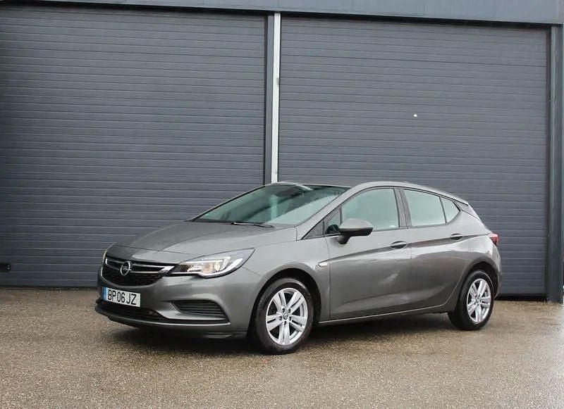Cinzento Usado 2018 Opel Astra | € 13.800 (Preço justo) - Imagem 1/4