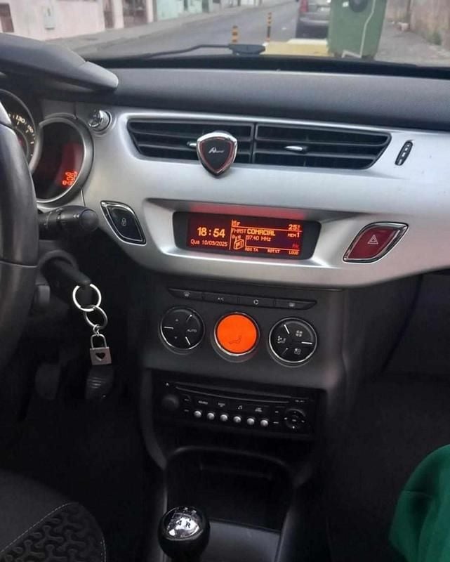 Usado Citroën C3 73 HP (53 kW) 2011 Vermelho Citadino