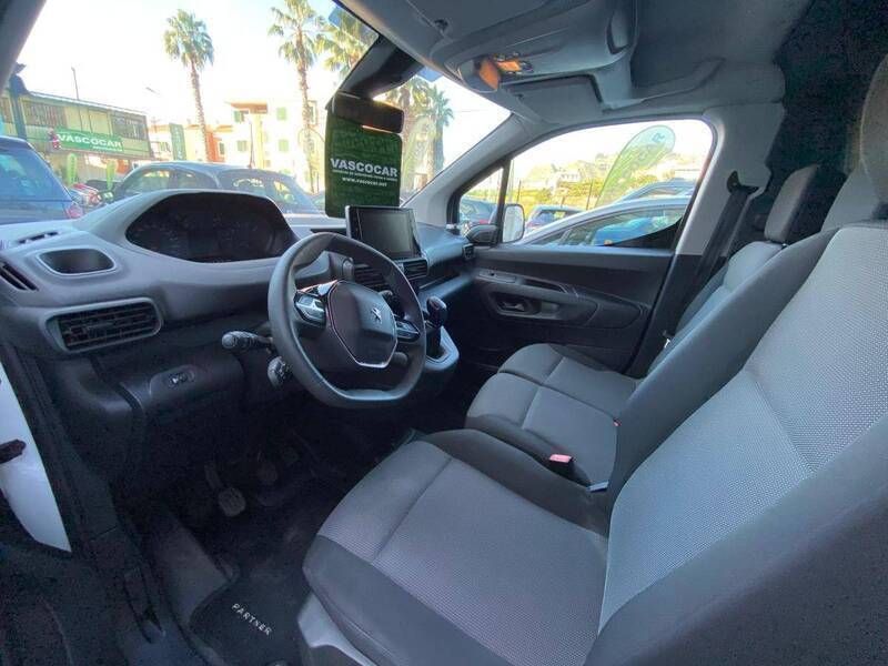 Usado Peugeot Partner Premium 130 HP (95 kW) 2021 Branco Monovolume