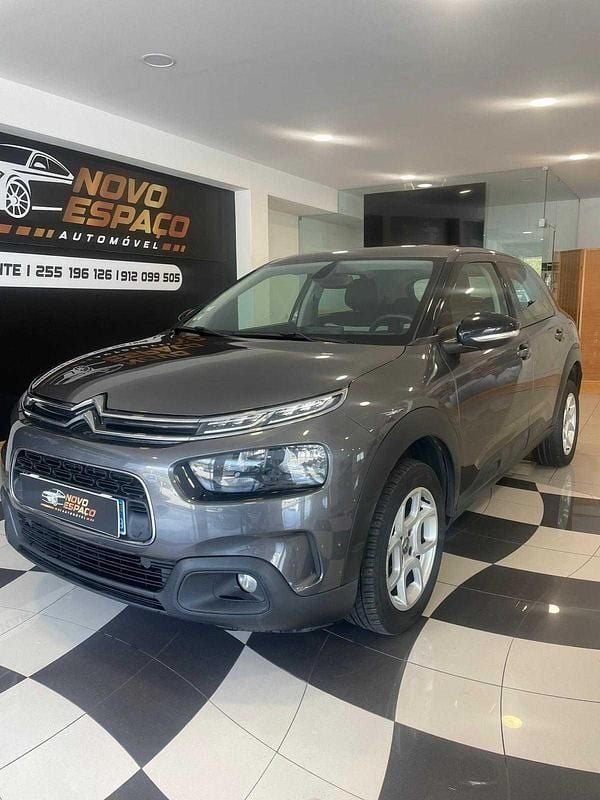 Cinzento Usado 2019 Citroën C4 Cactus Citadino | € 13.950 (Preço justo) - Imagem 1/4