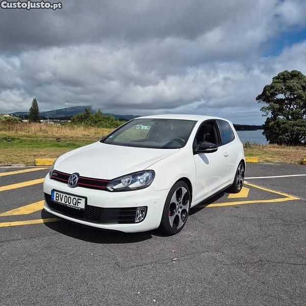 Branco Usado 2010 VW Golf VI GTI Coupé | € 15.980 - Imagem 1/1