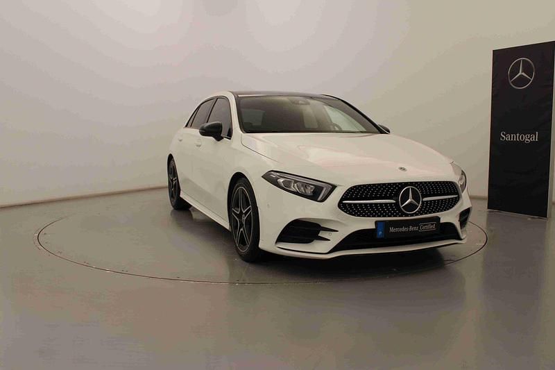 Branco Usado 2023 Mercedes A200 AMG line Sedan | € 35.990 - Imagem 1/4