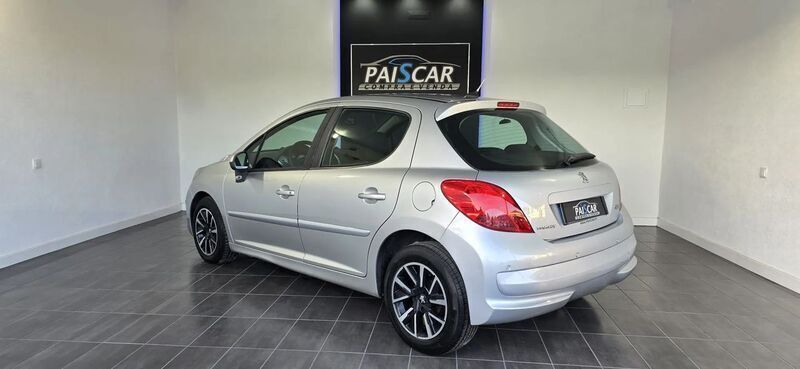 Usado Peugeot 207 Sport 95 HP (69 kW) 2009 Cinzento Citadino