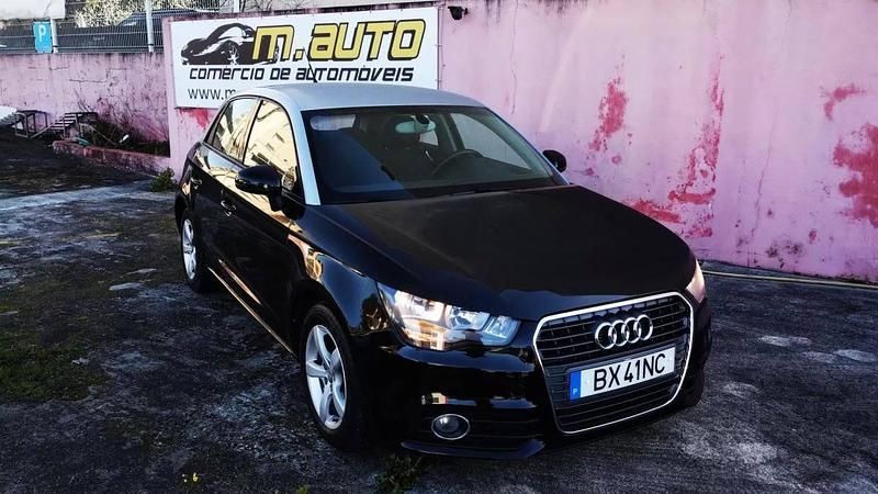 Usado Audi A1 Sportback Business 90 HP (66 kW) 2014 Cinzento platina/tecto preto e Citadino