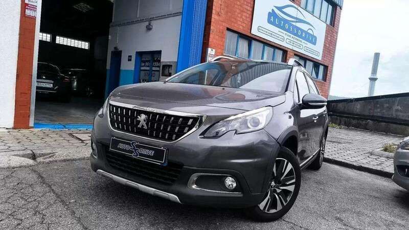 Cinzento Usado 2017 Peugeot 2008 Allure SUV | € 10.900 (Bom preço) - Imagem 1/4