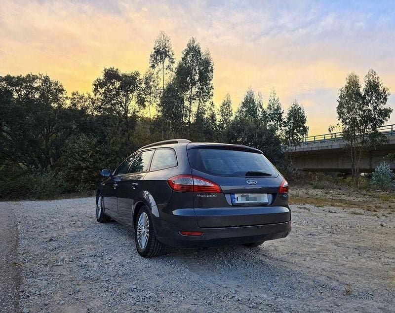Usado 2009 Ford Mondeo Sedan | € 4.000 (Bom preço) - Imagem 1/4