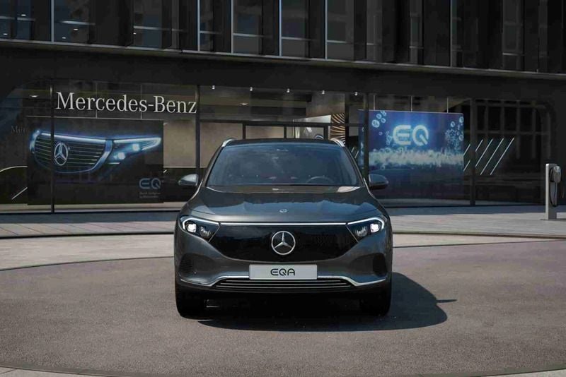 Cinzento Novo 2025 Mercedes EQA250+ Edition SUV | € 57.925 (Preço justo) - Imagem 1/4