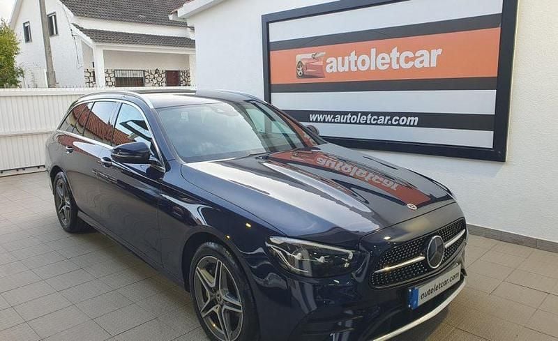 Usado Mercedes E300 AMG 306 HP (225 kW) 2022 Azul