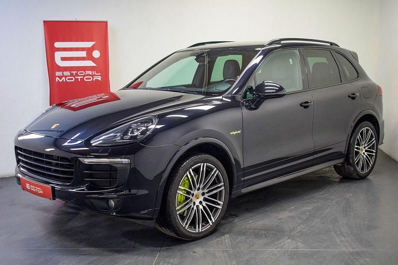 Preto Usado 2016 Porsche Cayenne S E-Hybrid SUV | € 38.900 - Imagem 1/4