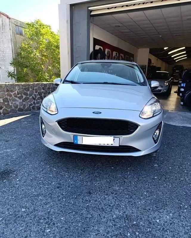Usado Ford Fiesta 85 HP (62 kW) 2020 Cinza antracite Citadino