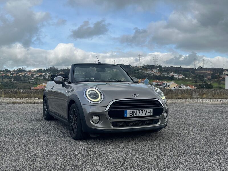 Cinza Usado 2018 Mini Cooper D Citadino | € 18.900 - Imagem 1/4