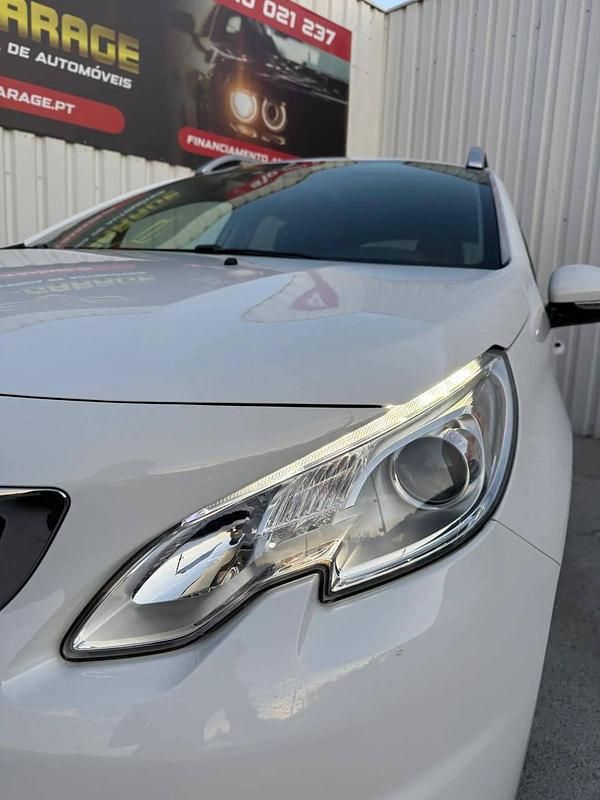 Usado Peugeot 2008 82 HP (60 kW) 2016 Branco SUV