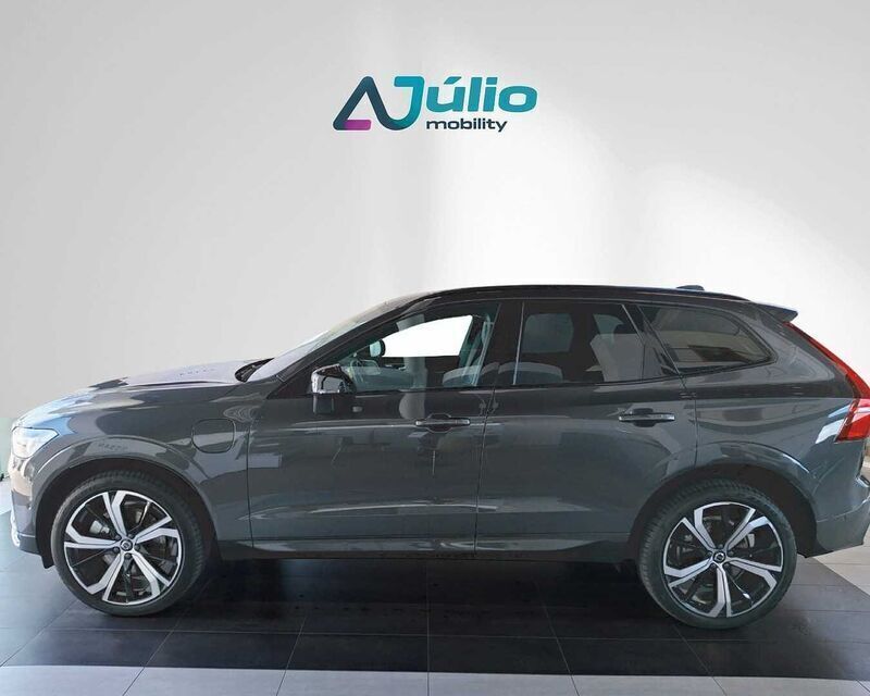 Bege Usado 2025 Volvo XC60 SUV | € 79.900 - Imagem 1/4