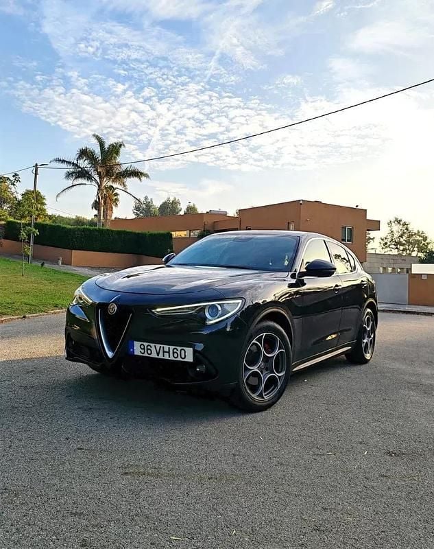 Preto Usado 2018 Alfa Romeo Stelvio Super SUV | € 25.750 (Preço justo) - Imagem 1/4