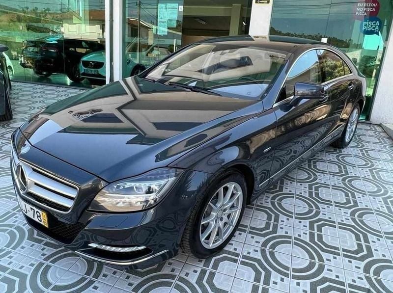 Preto bege Usado 2011 Mercedes CLS350 Sedan | € 24.950 - Imagem 1/4