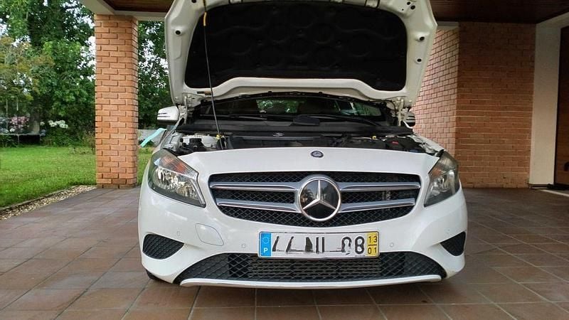 Usado 2013 Mercedes A180 Sedan | € 11.750 (Bom preço) - Imagem 1/4