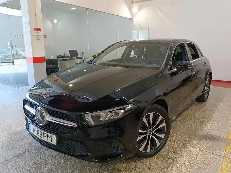 Preto Usado 2021 Mercedes A250 Style Citadino | € 28.490 (Preço justo) - Imagem 1/4