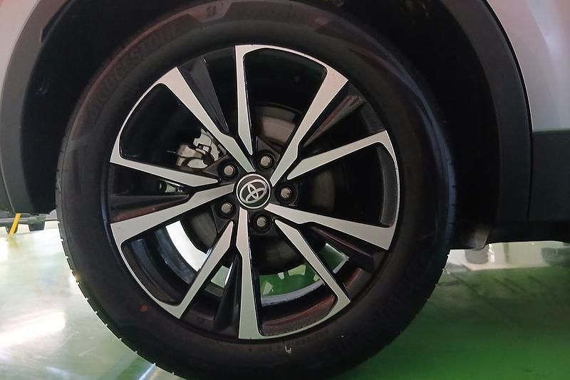 Novo Toyota C-HR 223 HP (164 kW) 2025 SUV