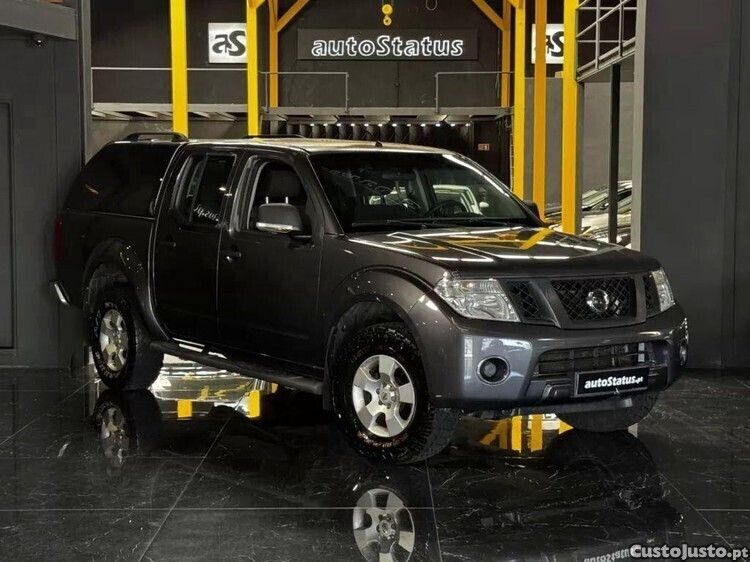Cinza Usado 2013 Nissan Navara Comfort Pickup | € 19.990 - Imagem 1/1