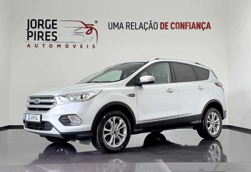 Usado Ford Kuga 120 HP (88 kW) 2018 Cinzento SUV