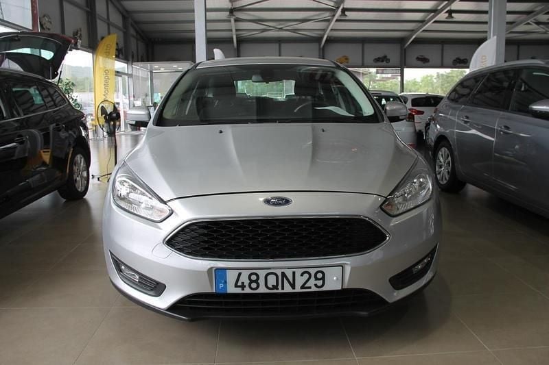 Cinzento Usado 2015 Ford Focus Carrinha | € 10.000 (Preço justo) - Imagem 1/4