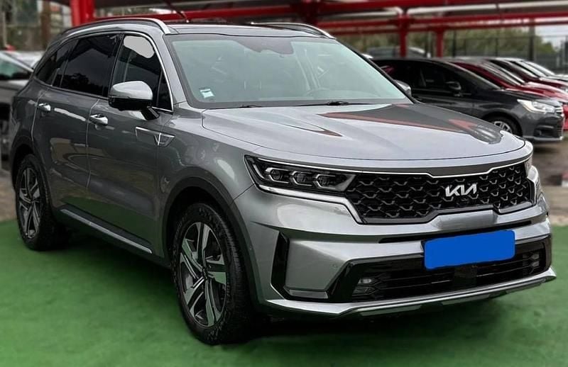 Usado Kia Sorento 230 HP (169 kW) 2023 Cinzento SUV