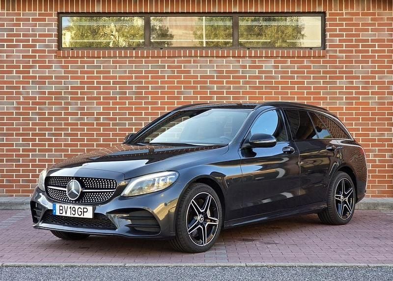 Usado 2020 Mercedes C300e AMG Sedan | € 24.990 (Preço justo) - Imagem 1/4