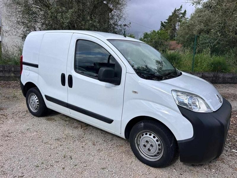 Branco Usado 2012 Fiat Fiorino Monovolume | € 6.500 - Imagem 1/4