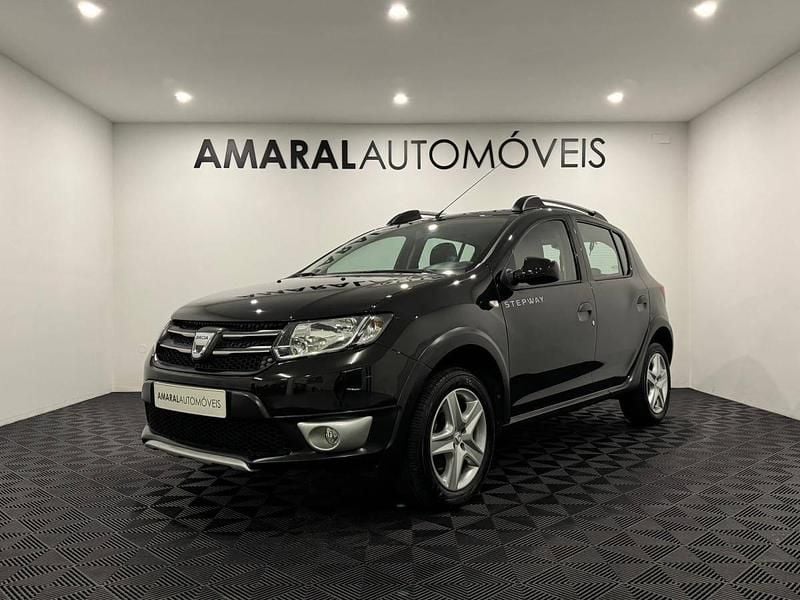 Preto Usado 2015 Dacia Sandero | € 10.900 (Preço justo) - Imagem 1/4